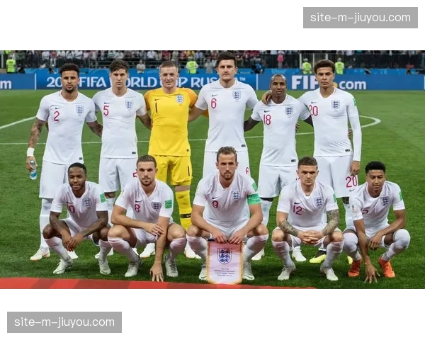 英格兰边后卫位置暗藏玄机，阿诺德防守硬伤或成对手突破口